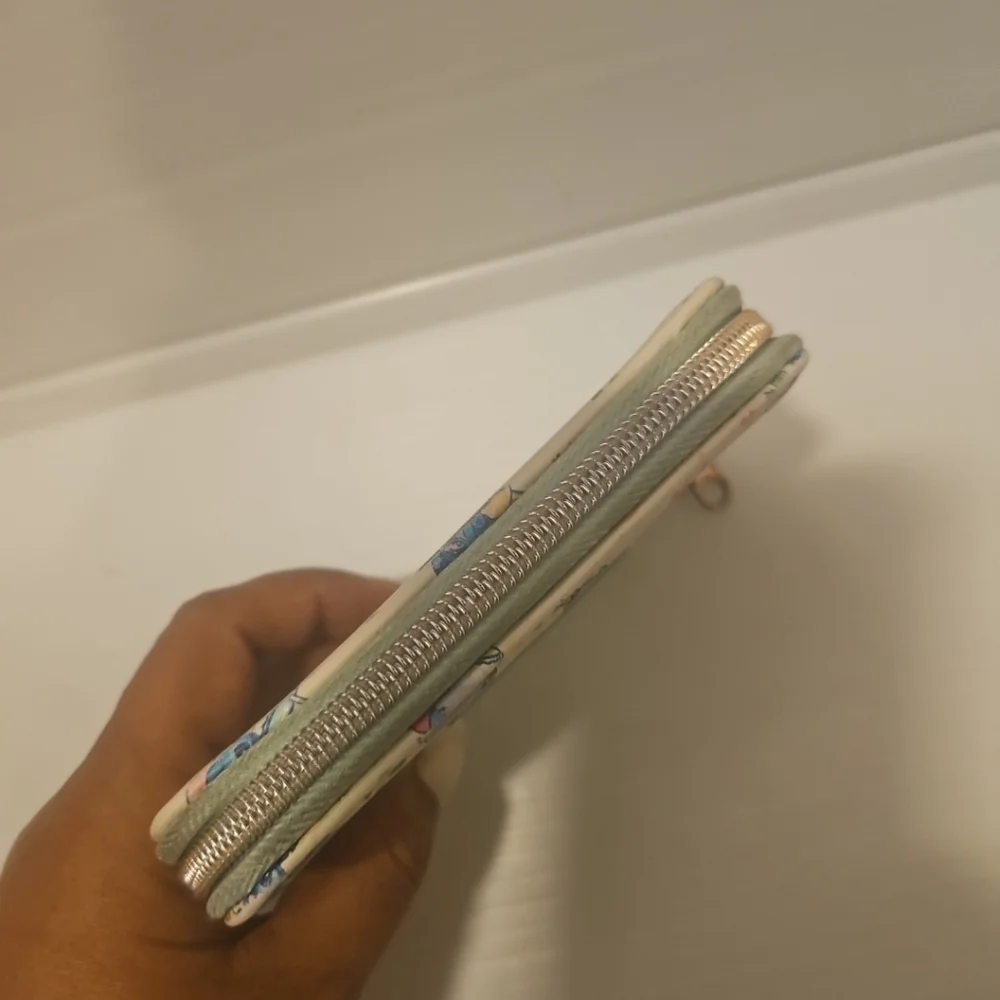 Loungefly Stitch Traveling Mini Zip Wallet
